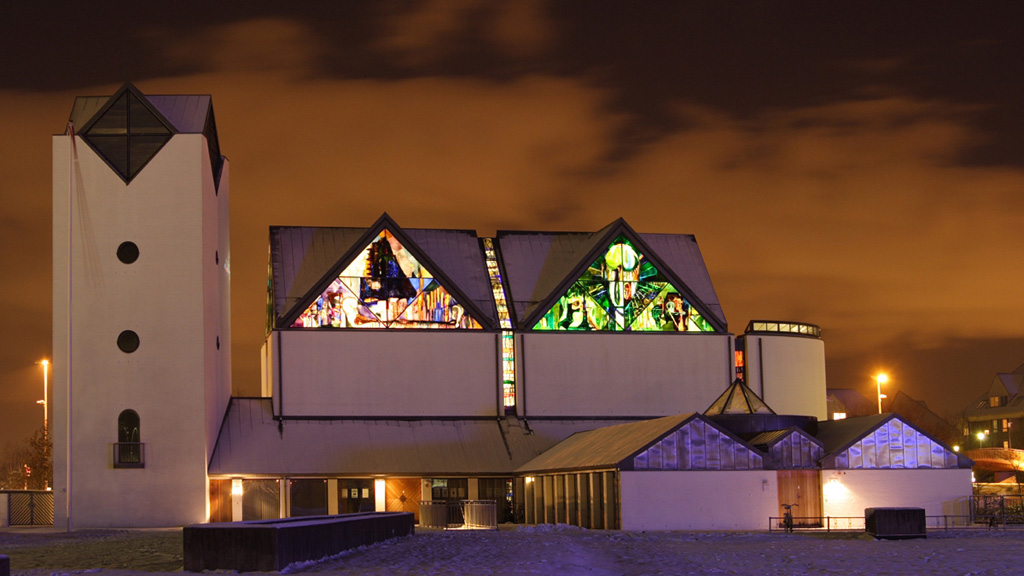 vejleaa_kirke_i_aftenbelysning_1024x576